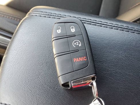 Used 2023 Jeep Compass Latitude AWD/4WD image 28