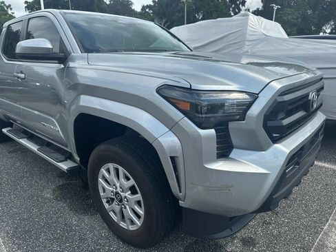Used 2024 Toyota Tacoma SR5 w/ SR5 Upgrade Package AWD/4WD image 2