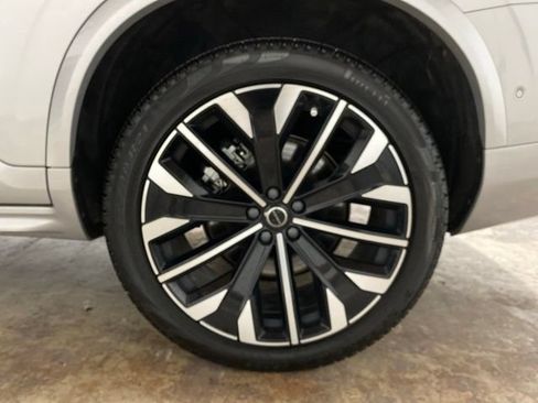 Used 2025 Volvo XC90 B6 Plus AWD/4WD image 33