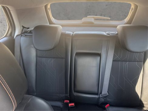 Used 2019 Chevrolet Trax LT w/ LT Convenience Package FWD image 23