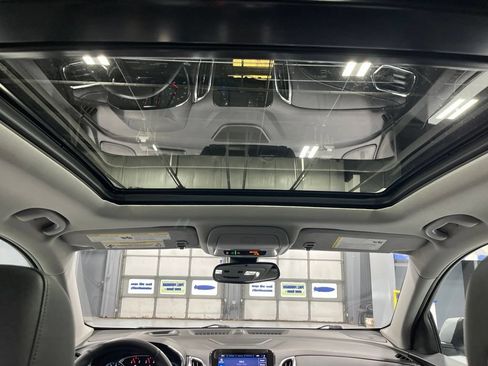 Used 2022 Chevrolet Equinox Premier AWD/4WD image 36