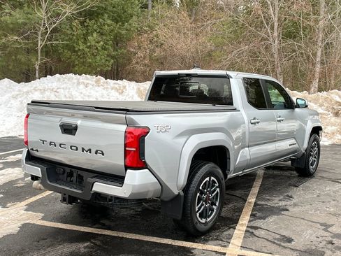 Used 2025 Toyota Tacoma TRD Sport w/ TRD Sport Upgrade Package image 5