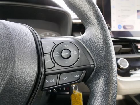 Used 2023 Toyota Corolla LE image 23