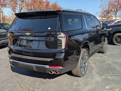 New 2026 Chevrolet Suburban High Country image 8