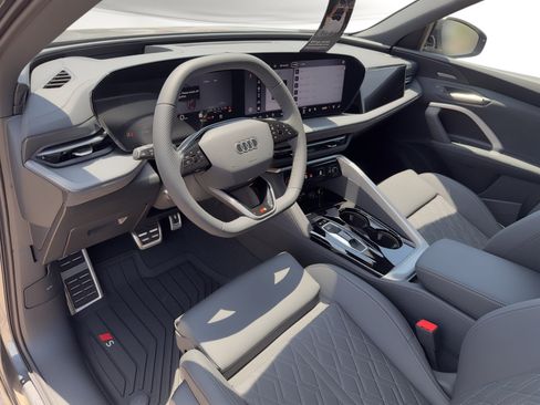 New 2026 Audi SQ5 Premium Plus AWD/4WD image 4