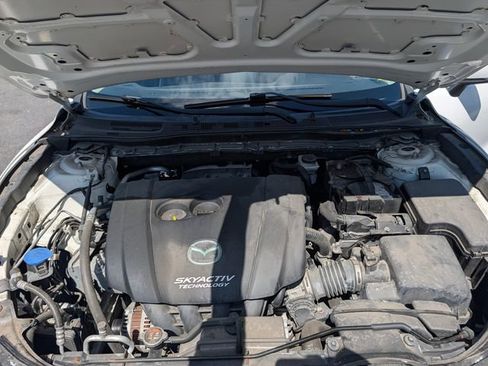 Used 2017 MAZDA MAZDA3 Touring FWD image 10
