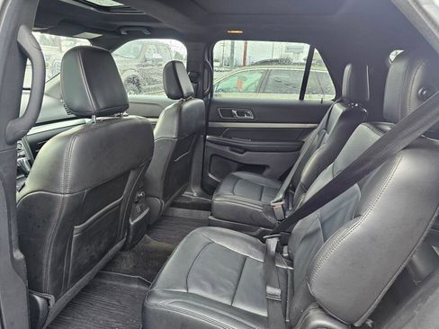 Used 2018 Ford Explorer XLT w/ Equipment Group 202A image 21