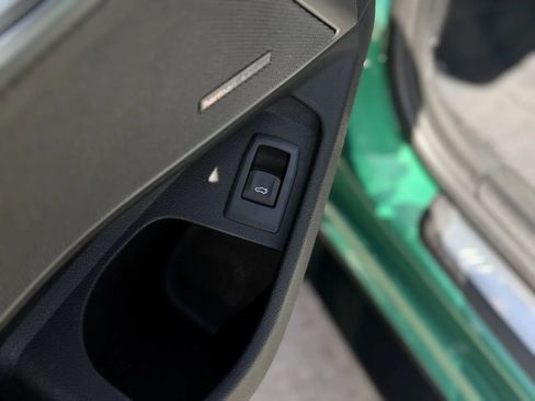 Used 2021 BMW M3 w/ M Carbon Exterior Package RWD image 27