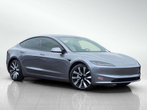 Used 2024 Tesla Model 3 Standard Range RWD image 2