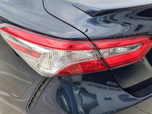 Used 2018 Toyota Camry SE FWD image 17