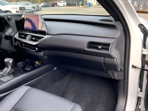 Used 2024 Lexus UX 250h F Sport image 19