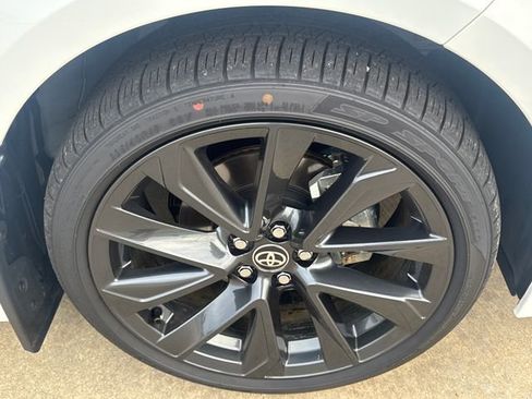 Used 2026 Toyota Corolla SE FWD image 11