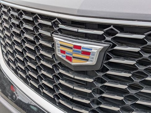 Certified 2020 Cadillac XT4 Premium Luxury w/ Cold Weather Package AWD/4WD image 31