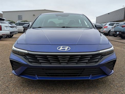 Certified 2025 Hyundai Elantra Sport image 6