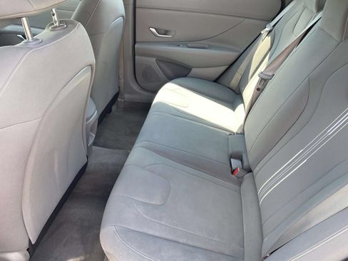 Used 2024 Hyundai Elantra SEL FWD image 11