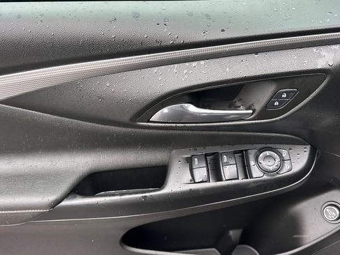 Used 2024 Buick Envista Avenir image 11