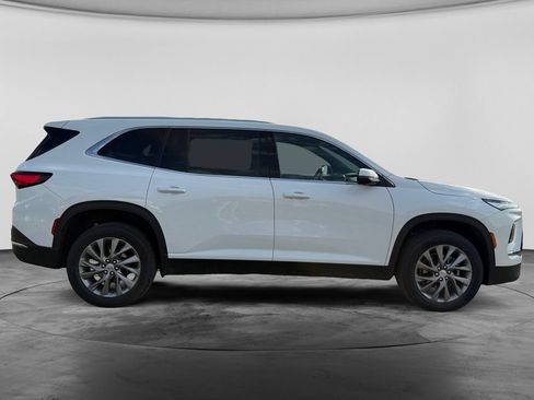 Used 2025 Buick Enclave Preferred AWD/4WD image 11