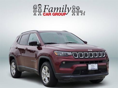 Used 2022 Jeep Compass Latitude w/ Convenience Group image 2