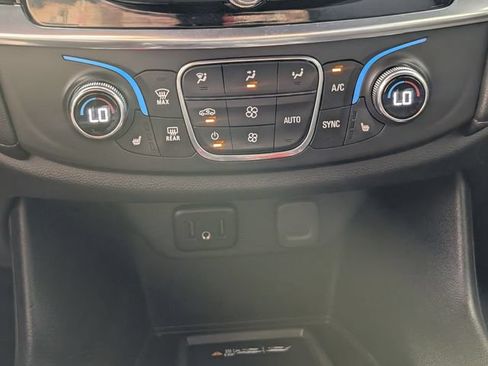 Certified 2022 Chevrolet Traverse LT AWD/4WD image 21
