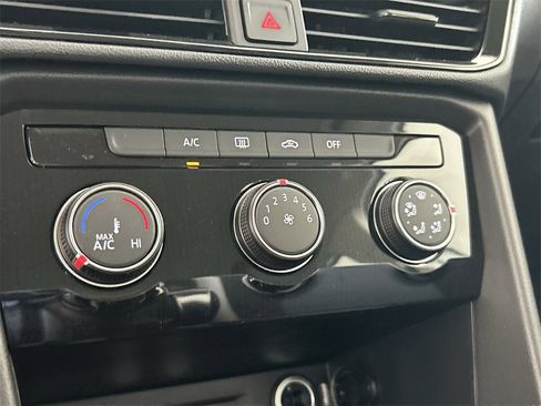 New 2026 Volkswagen Taos S image 30