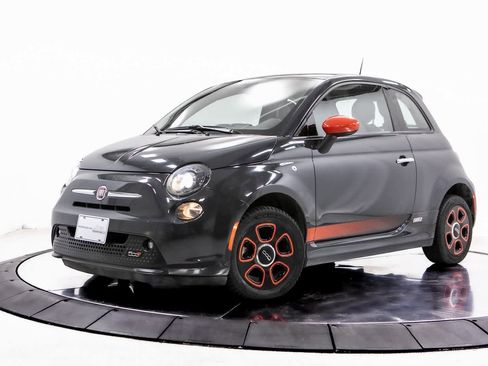 Used 2018 FIAT 500 e w/ Esport Package image 1