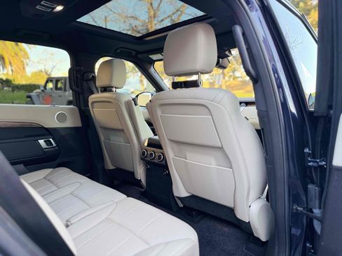 Used 2019 Land Rover Discovery HSE image 35