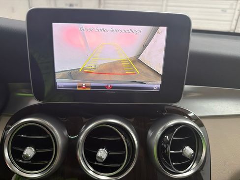 Used 2018 Mercedes-Benz GLC 300 4MATIC image 17