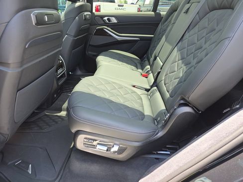 Used 2025 BMW X7 xDrive40i w/ Premium Package AWD/4WD image 24