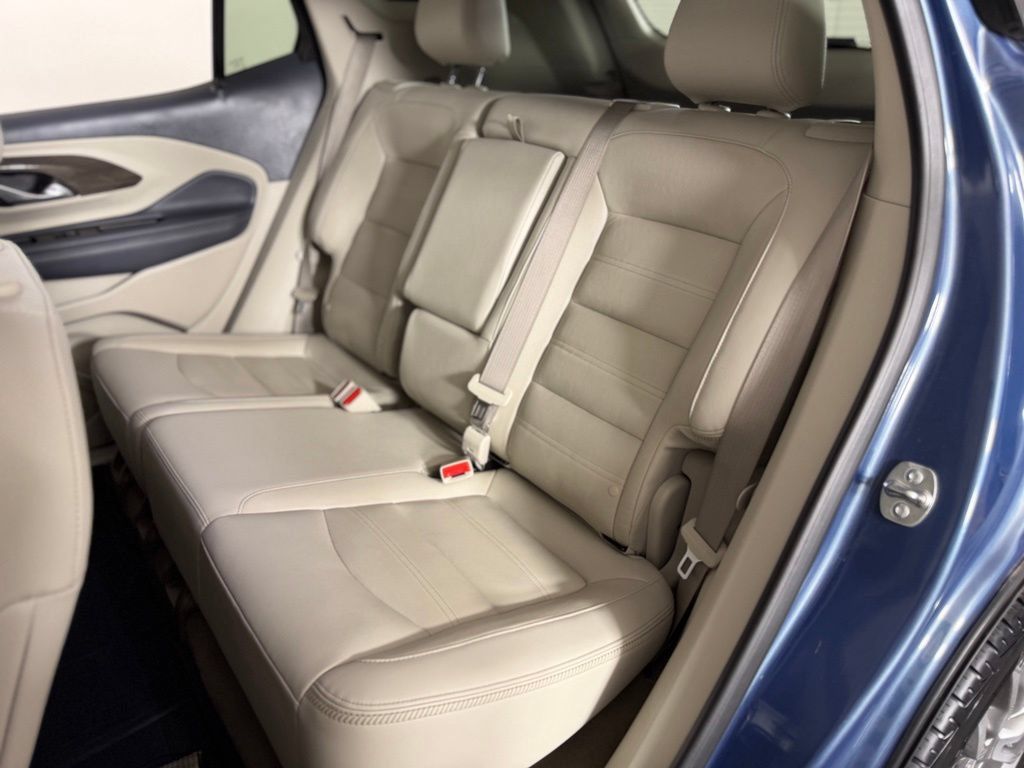 Used 2024 GMC Terrain Denali w/ Denali Premium Package AWD/4WD image 33