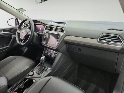 Used 2020 Volkswagen Tiguan SEL w/ 3rd Row Seat Package AWD/4WD image 28