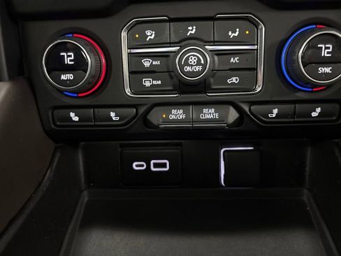 Used 2023 Chevrolet Suburban Z71 w/ Luxury Package image 66