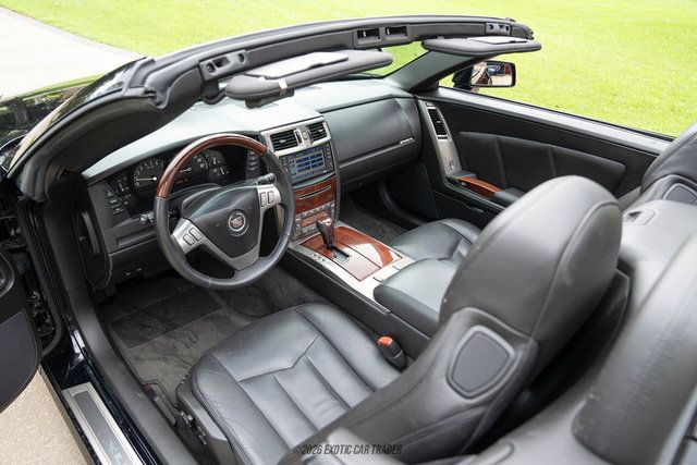 Used 2006 Cadillac XLR RWD image 51