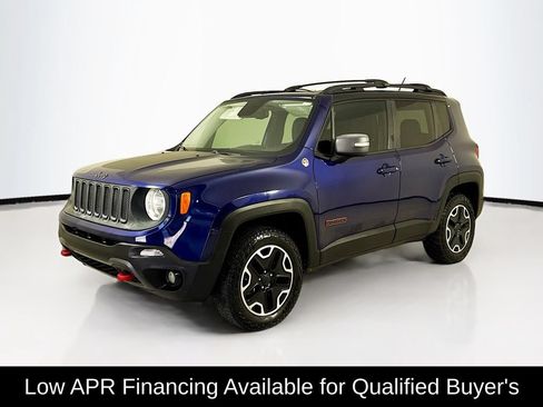 Used 2016 Jeep Renegade Trailhawk w/ Premium Trailhawk Package AWD/4WD image 3