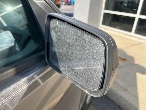 Used 2010 Ford Focus SE image 9