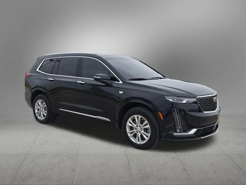 Used 2024 Cadillac XT6 Luxury w/ LPO, Floor Liner Package AWD/4WD image 8