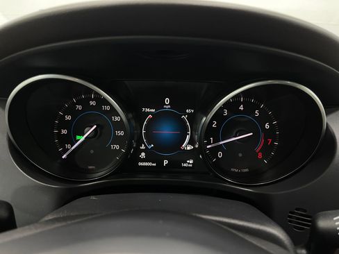 Used 2017 Jaguar F-PACE Prestige image 24