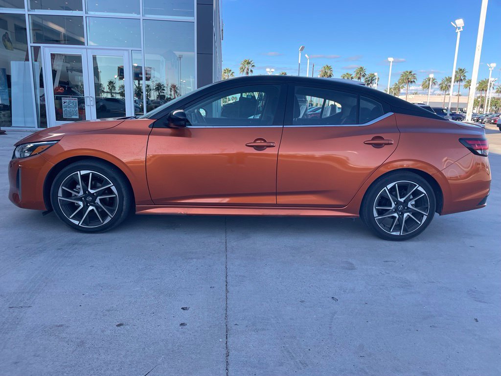 Used 2024 Nissan Sentra SR FWD image 2