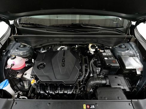 Certified 2025 Kia Sorento LX image 3