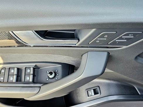 Used 2022 Audi SQ5 Premium image 22