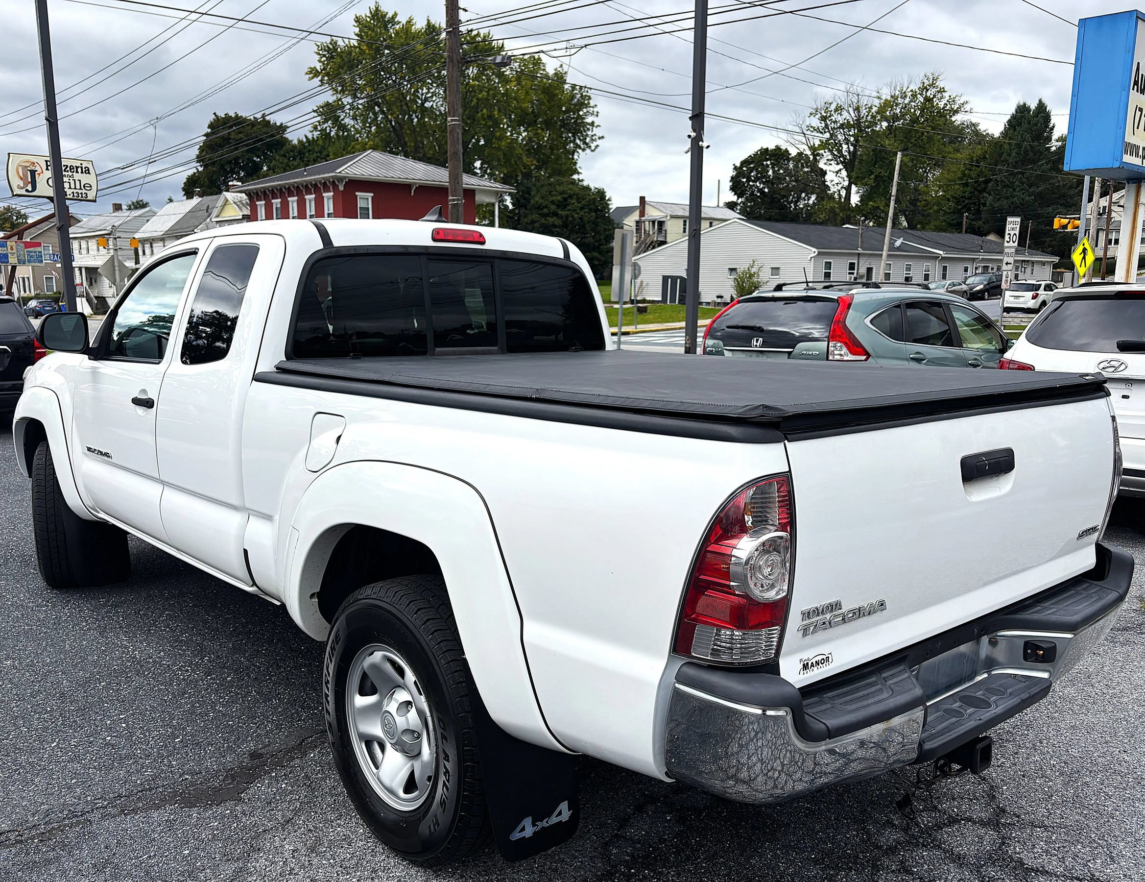 Used 2015 Toyota Tacoma 4x4 Access Cab w/ SR5 Package image 4