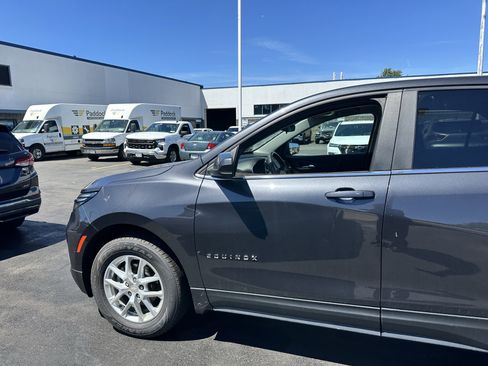 Used 2022 Chevrolet Equinox LT AWD/4WD image 5