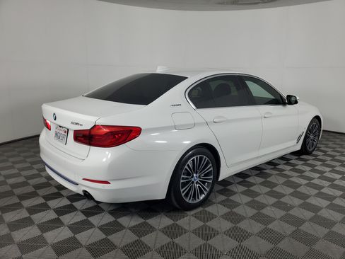 Used 2019 BMW 530e w/ Convenience Package RWD image 4
