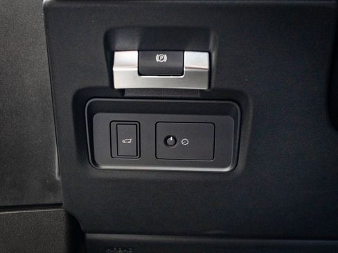 Used 2023 Land Rover Range Rover Evoque R-Dynamic SE image 41