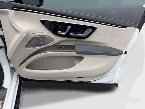 Used 2022 Mercedes-Benz EQS 450+ Sedan image 45