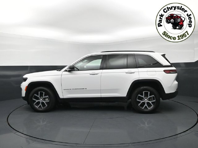 Certified 2025 Jeep Grand Cherokee Limited AWD/4WD image 3
