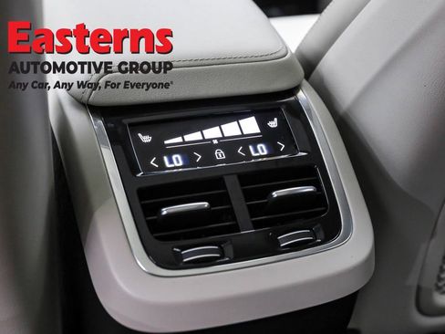 Used 2022 Volvo XC60 B6 Inscription w/ Advanced Package image 21