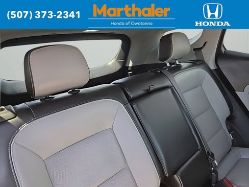 Used 2022 GMC Terrain SLT AWD/4WD image 16