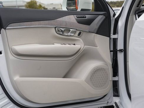 New 2025 Volvo XC90 T8 Ultra w/ Protection Package Premier image 32