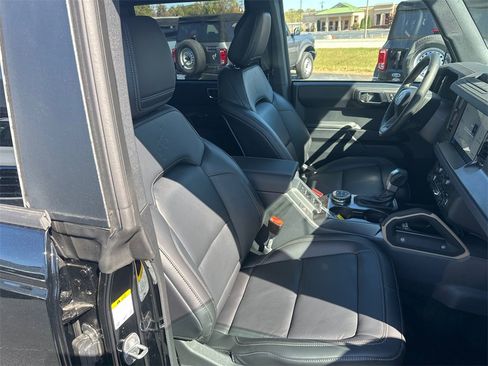 New 2025 Ford Bronco Badlands image 13