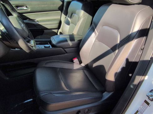 Used 2022 Nissan Pathfinder SL image 17